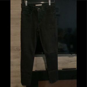EUC Levi’s 311 Shaping Skinny. Size 27.